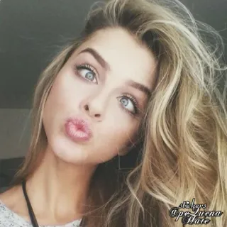 😘 1b38b9eb stickers @pequena Hate ผู้หญิง, ผมบลอนด์, ผู้หญิง, เซลฟี่, ท่าโพส, ภาพเหมือน telegram sticker