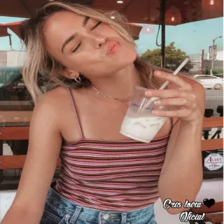 😚 bc5fd461 Cris roca Oficial ผู้หญิง, ภาพเหมือน, บุคคล, เครื่องดื่ม, ลำลอง, ยิ้ม telegram sticker