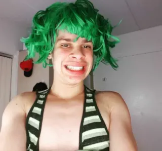 😬 222c3acd 人物, 绿头发, 面部表情, 男人, 假发, 肖像 telegram sticker