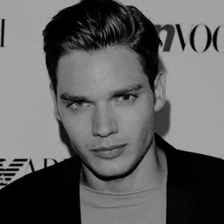 🇱🇻 6729968b 男人, 肖像, 脸, 黑白, 名人 whatsapp sticker