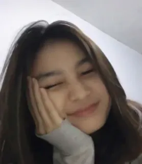 😌 2c8416f0 ผู้หญิง, ผู้หญิง, ภาพเหมือน, ความงาม, เอเชีย, ใบหน้า telegram sticker