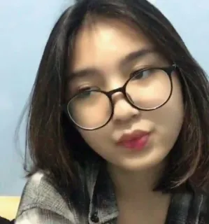 😕 e174bfb9 ผู้หญิง, ภาพเหมือน, แว่นตา, เอเชีย, เด็กผู้หญิง, น่ารัก telegram sticker