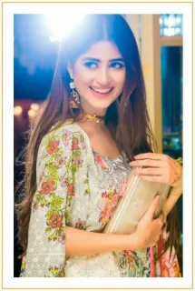 😃 a2db1d29 女性, 花卉, 微笑, 肖像, 珠宝, 时尚 telegram sticker