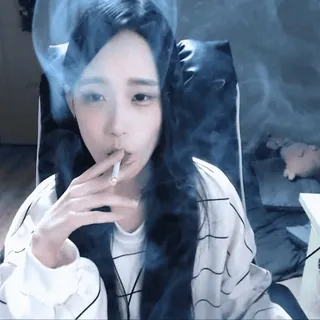 🚬 f2483082 흡연, 담배, 여자, 연기, 소녀 telegram sticker