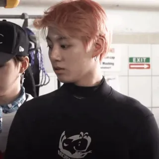 🍪 cf952bfa EXIT persona, abbigliamento, stanza, uscita, kpop whatsapp sticker