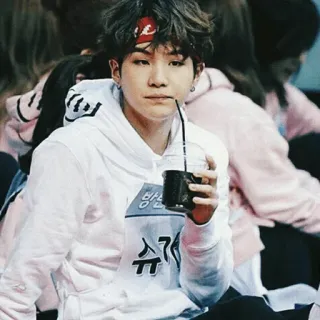 🖤 32dd4fbf Suga 방탄 슈가 韩流, 防弹少年团, 歌手, 偶像 telegram sticker