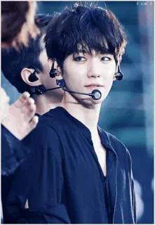 🕷 c06c39c0 Kpop, Musik, Sänger, Mann, Porträt whatsapp sticker