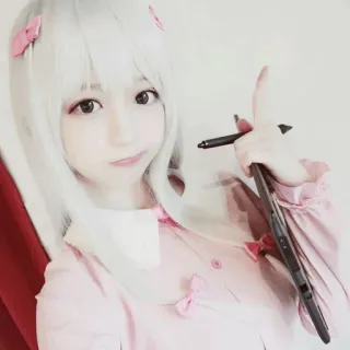 🥕 935c243d Anime, Cosplay, Cô gái, Dễ thương, Tóc trắng, Váy hồng whatsapp sticker