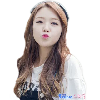 😘 aa32dca8 THE STUDIO 女人, 女孩, 肖像, 韩国, 亚洲, 美女 telegram sticker