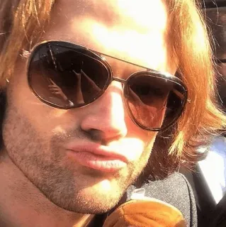 💋 218329f8 telegram sticker