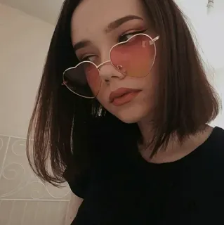 ⚓️ 73a76435 女人, 女孩, 太阳镜, 心, 时尚, 肖像 whatsapp sticker