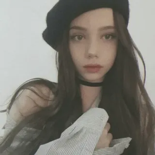 ⚓️ a61705be 女人, 女孩, 贝雷帽, 项圈, 肖像, 黑发 whatsapp sticker