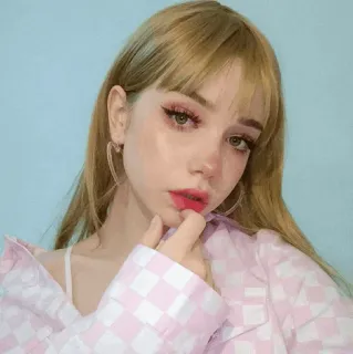 🥥 b6c8e09d 女孩, 肖像, 美女, 金发, 模特 whatsapp sticker