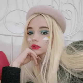 ⚰ fd73deee 女人, 女孩, 脸, 化妆, 贝雷帽, 美丽, 肖像 whatsapp sticker