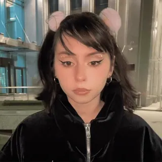 🙅 b53d32bc kobieta, portret, wewnątrz, noc, selfie telegram sticker