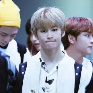 🌑 41573dcd kpop, thần tượng, ca sĩ, châu á, con trai telegram sticker