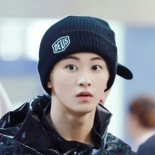 🌑 61dec6c8 DEUS người, mũ, thời trang, chân dung, kpop, đàn ông, mùa đông telegram sticker