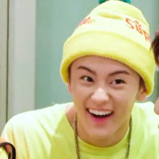 🌑 b9973f91 Supreme người, mũ, vàng, dây chuyền, trang sức, nụ cười, mũ beanie, thời trang telegram sticker