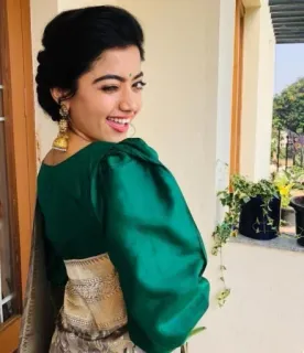 😉 6611ca31 여자, 인물 사진, 인도 패션, 미소, 보석, 패션 telegram sticker