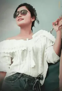 😎 95aaef1a 여자, 선글라스, 흰색 탑, 캐주얼, 패션, 인물 사진 telegram sticker