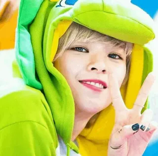 🐍 7de45048 인물 사진, 청춘, 사람, 캐릭터, 미소, 젊은 성인 telegram sticker