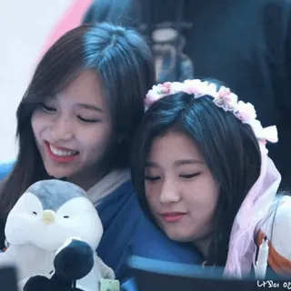 🐹 a649871a 여성, 우정, 인물사진, 귀여운, 펭귄 telegram sticker