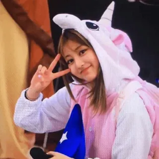 🦄 cc54c0f3 사람, 미소, 평화 기호, 유니콘, 분홍색, 코스튬 telegram sticker