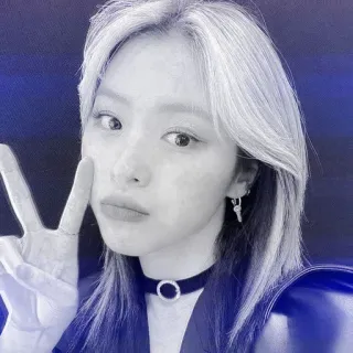 📘 5c3b8e14 woman, girl, peace sign, korean, beauty, portrait, selfie telegram sticker