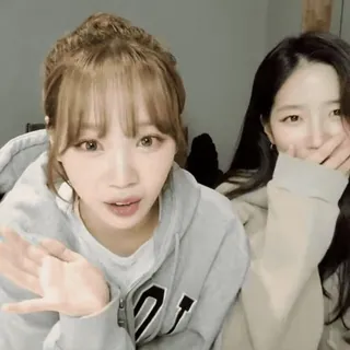 🛹 644456cb люди, женщины, дружба, толстовки, азиатские telegram sticker