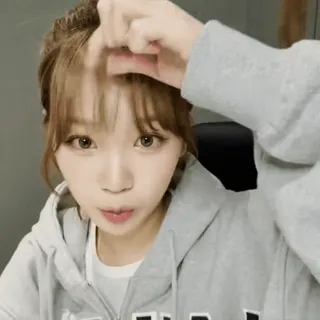 🛹 b002be63 женщина, девушка, портрет, селфи, лицо, милый telegram sticker