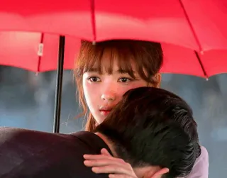 🙌 814c4f19 ผู้หญิง, ร่ม, คู่รัก, กอด, ความรัก, ความโรแมนติก telegram sticker