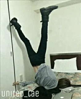 🦄 8f5f1d7d united_tae person, standing, wall, room, indoors whatsapp sticker