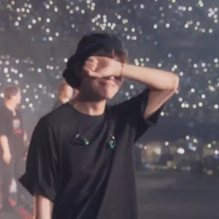 🤐 374d5ddd Person, Bühne, Lichter, Auftritt, Musik, Publikum telegram sticker