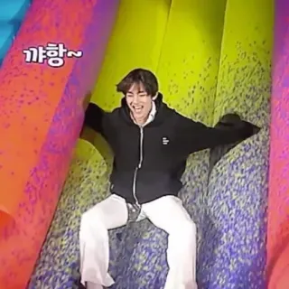 😆 c9719c22 꺄항~ person, rutsche, lachen, freude, schwarzer hoodie, weiße hose telegram sticker