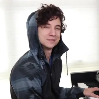 😊 39751787 ผู้ชาย, เสื้อมีฮู้ด, เปียโน, ดนตรี, นักดนตรี telegram sticker