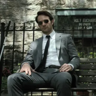 🥊 4df45dce Daredevil pria, setelan, kacamata hitam, tirai, pengacara telegram sticker