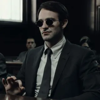 🛐 5c763c08 Daredevil Сорвиголова, адвокат, зал суда, Marvel, костюм, круглые очки telegram sticker