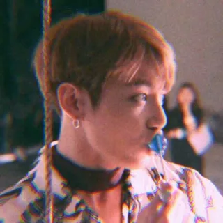 🦋 73175887 orang, pria, permen lolipop, anting, K-pop, idola telegram sticker