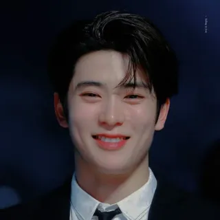 ⛓️ d41f177d ポートレート, 男性, 笑顔, アジア人 telegram sticker