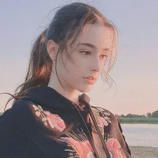 🌸 69dbb5a6 woman, girl, portrait, hoodie, pretty, young, fashion telegram sticker