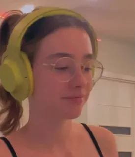 💕 ccb9d9cd woman, headphones, glasses, person, portrait telegram sticker