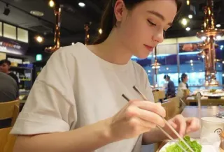 💕 e8e01a96 woman, eating, restaurant, chopsticks, food telegram sticker