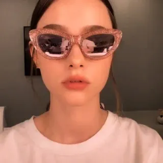 💅 f58e59f2 wanita, kacamata hitam, potret, mode telegram sticker