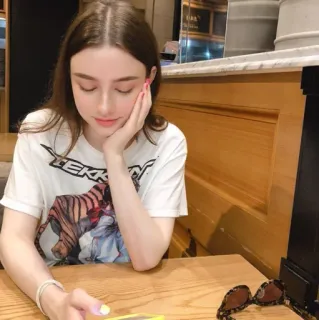 Dasha Taran @LegendaryKeys whatsapp stickers