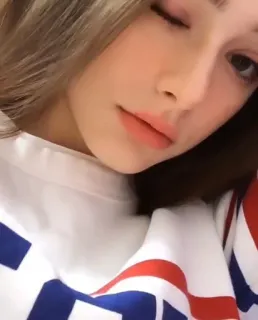 😘 226c3e73 donna, persona, selfie, ritratto, occhiolino whatsapp sticker