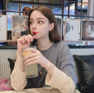 🍹 3648d772 donna, bevanda, ritratto, giovane adulto whatsapp sticker