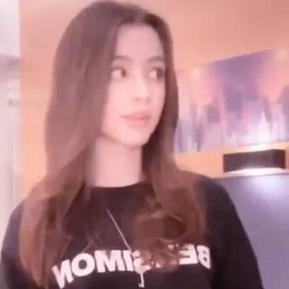 🐠 a3a2d1df BESIMON donna, camicia, moda, ritratto, bruna, ragazza telegram sticker