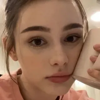 ➰ 2159e73d ภาพเหมือน, ผู้หญิง, เซลฟี่, ใบหน้า, ผู้หญิง, บุคคล telegram sticker