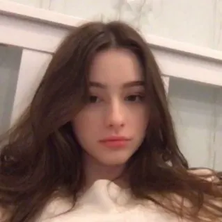 ➰ 90a8ed6b ภาพเหมือน, ผู้หญิง, ผู้หญิงสาว, ผมสีน้ำตาล, ใบหน้า, คน telegram sticker