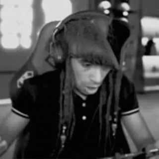 😠 98bf04eb telegram sticker